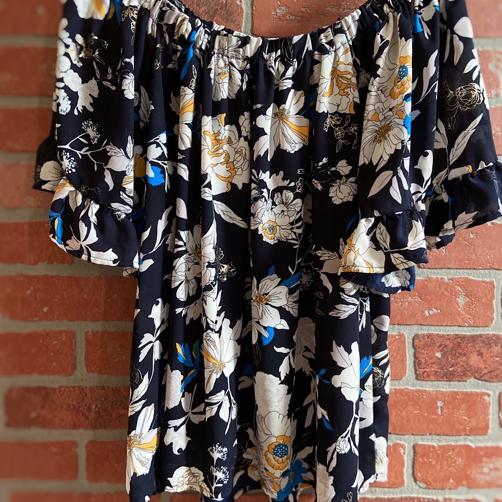 Drop shoulder floral top